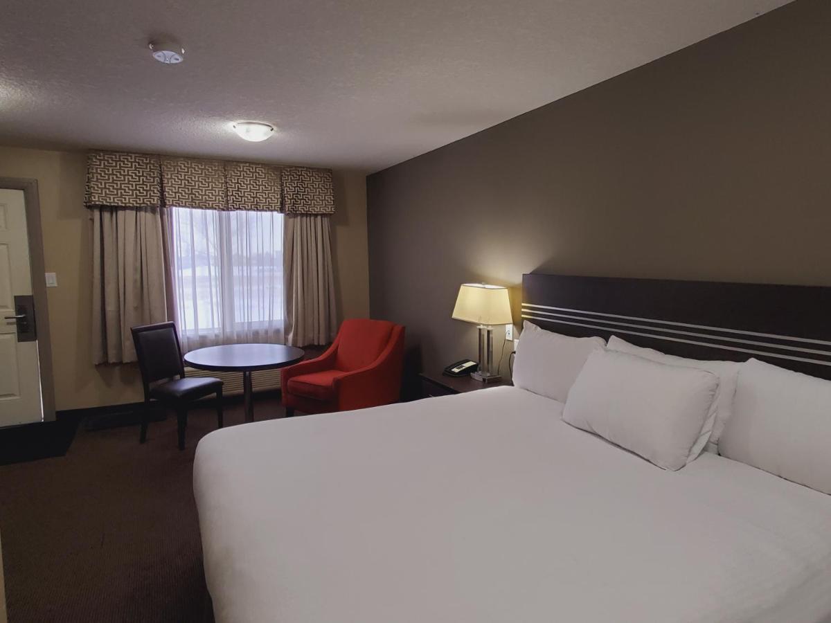 Royal Lodge Edmonton Bagian luar foto