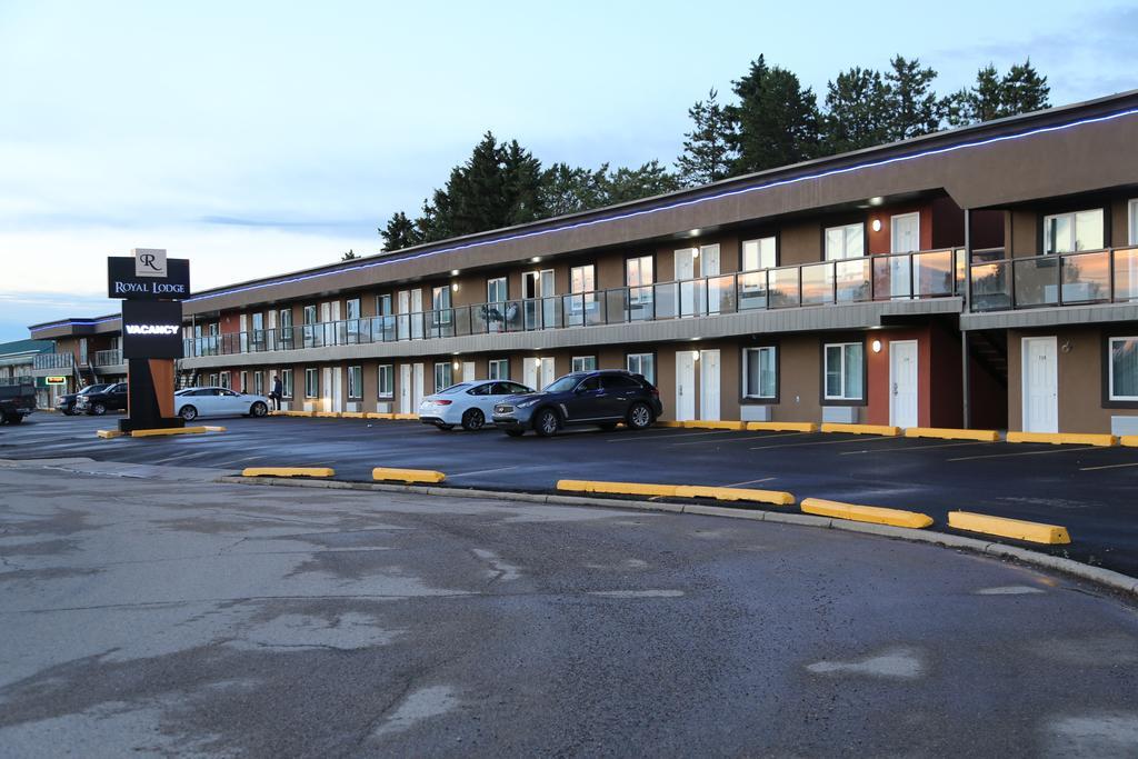 Royal Lodge Edmonton Bagian luar foto