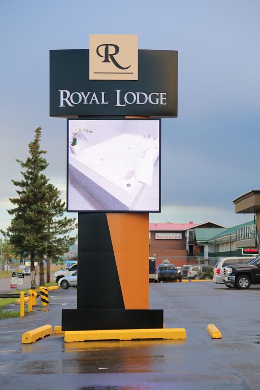 Royal Lodge Edmonton Bagian luar foto