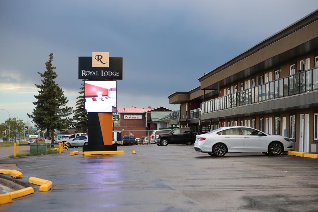 Royal Lodge Edmonton Bagian luar foto