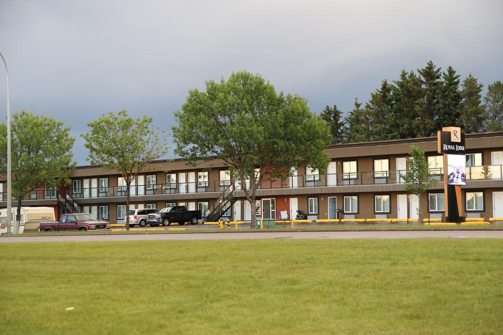 Royal Lodge Edmonton Bagian luar foto