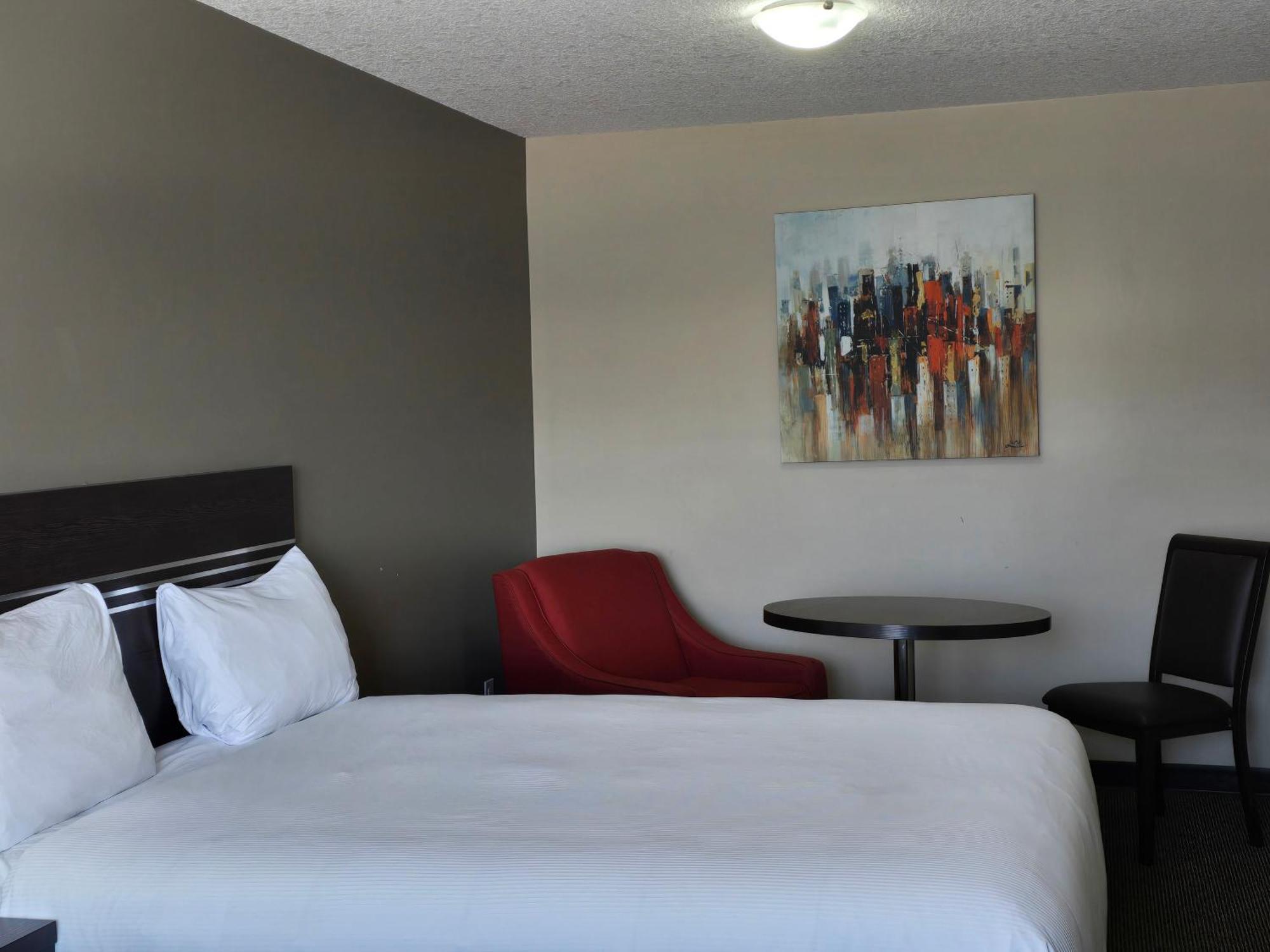 Royal Lodge Edmonton Bagian luar foto