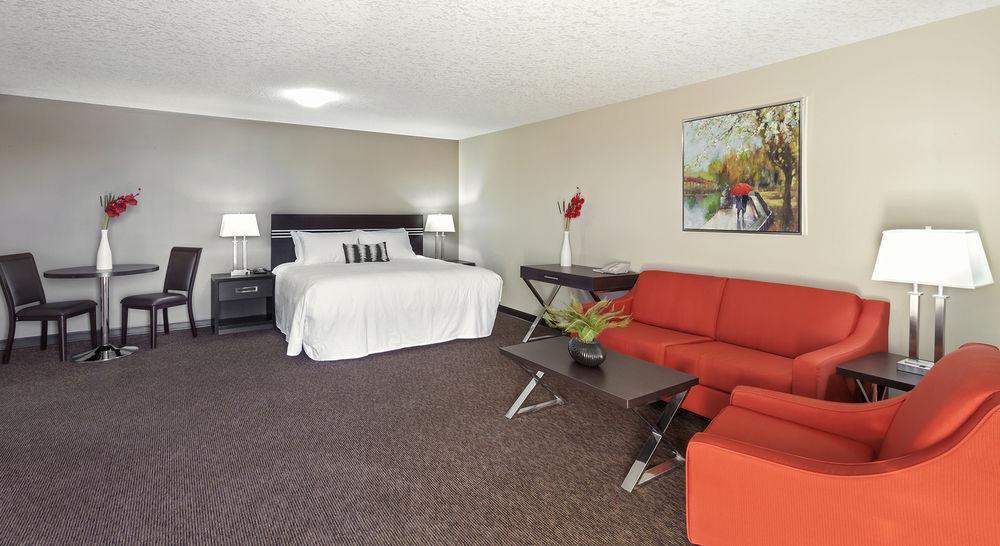 Royal Lodge Edmonton Bagian luar foto