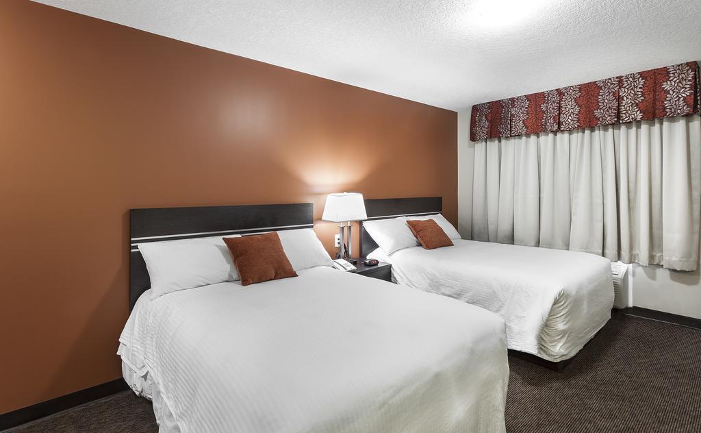 Royal Lodge Edmonton Bagian luar foto