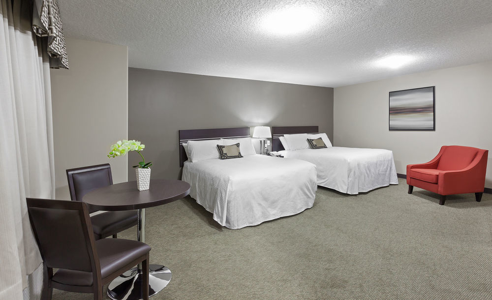Royal Lodge Edmonton Bagian luar foto
