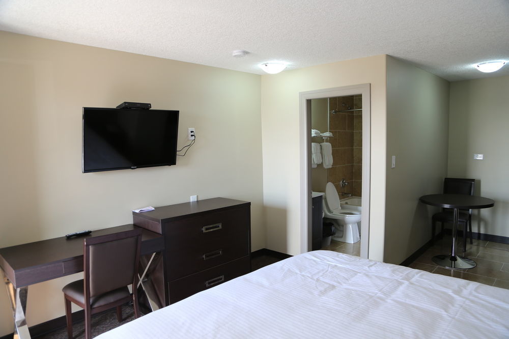 Royal Lodge Edmonton Bagian luar foto