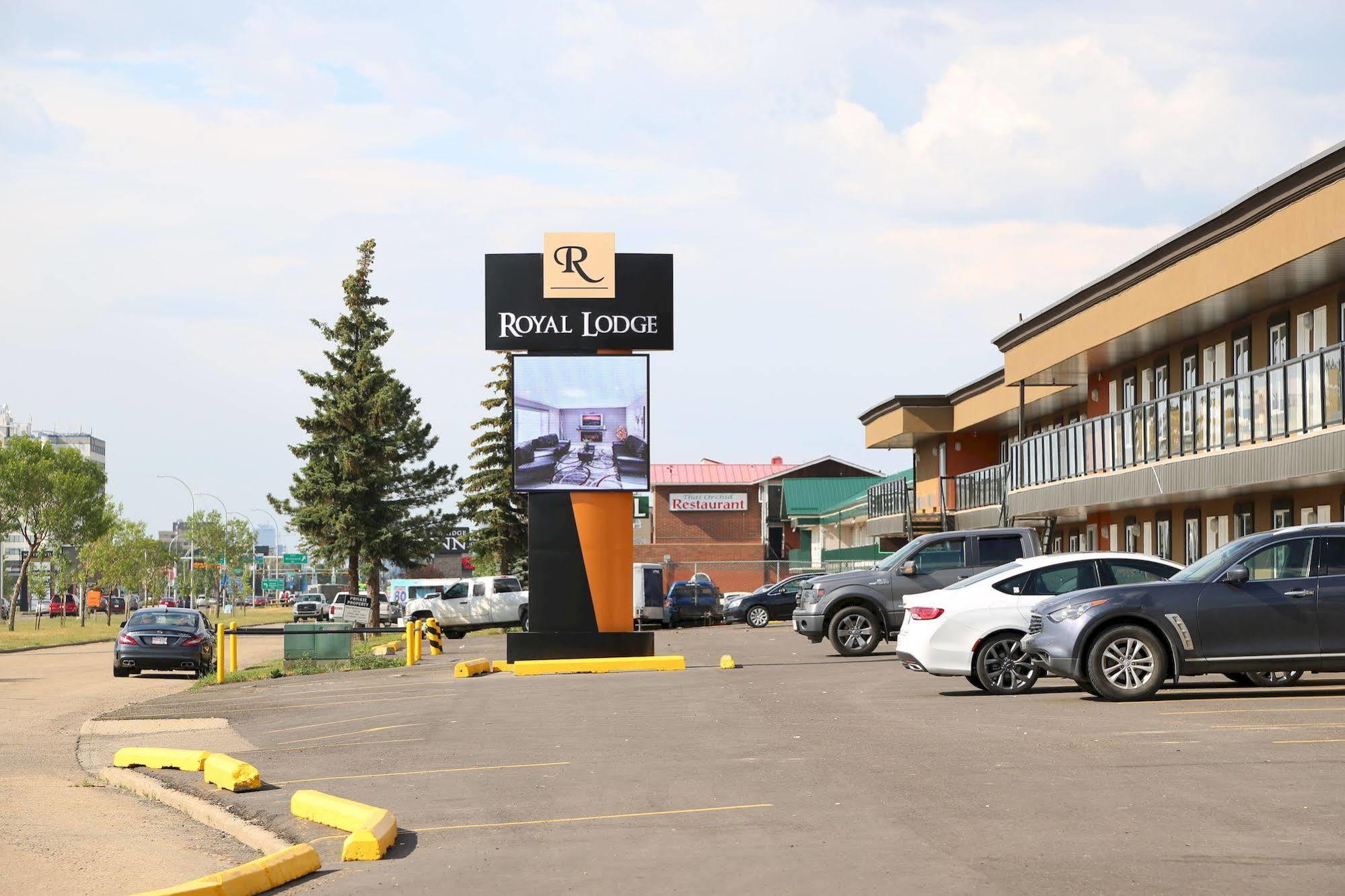 Royal Lodge Edmonton Bagian luar foto