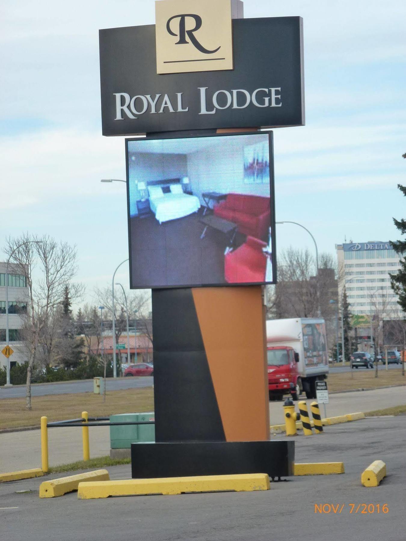 Royal Lodge Edmonton Bagian luar foto