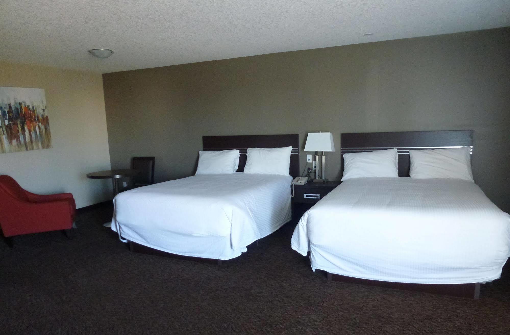 Royal Lodge Edmonton Bagian luar foto
