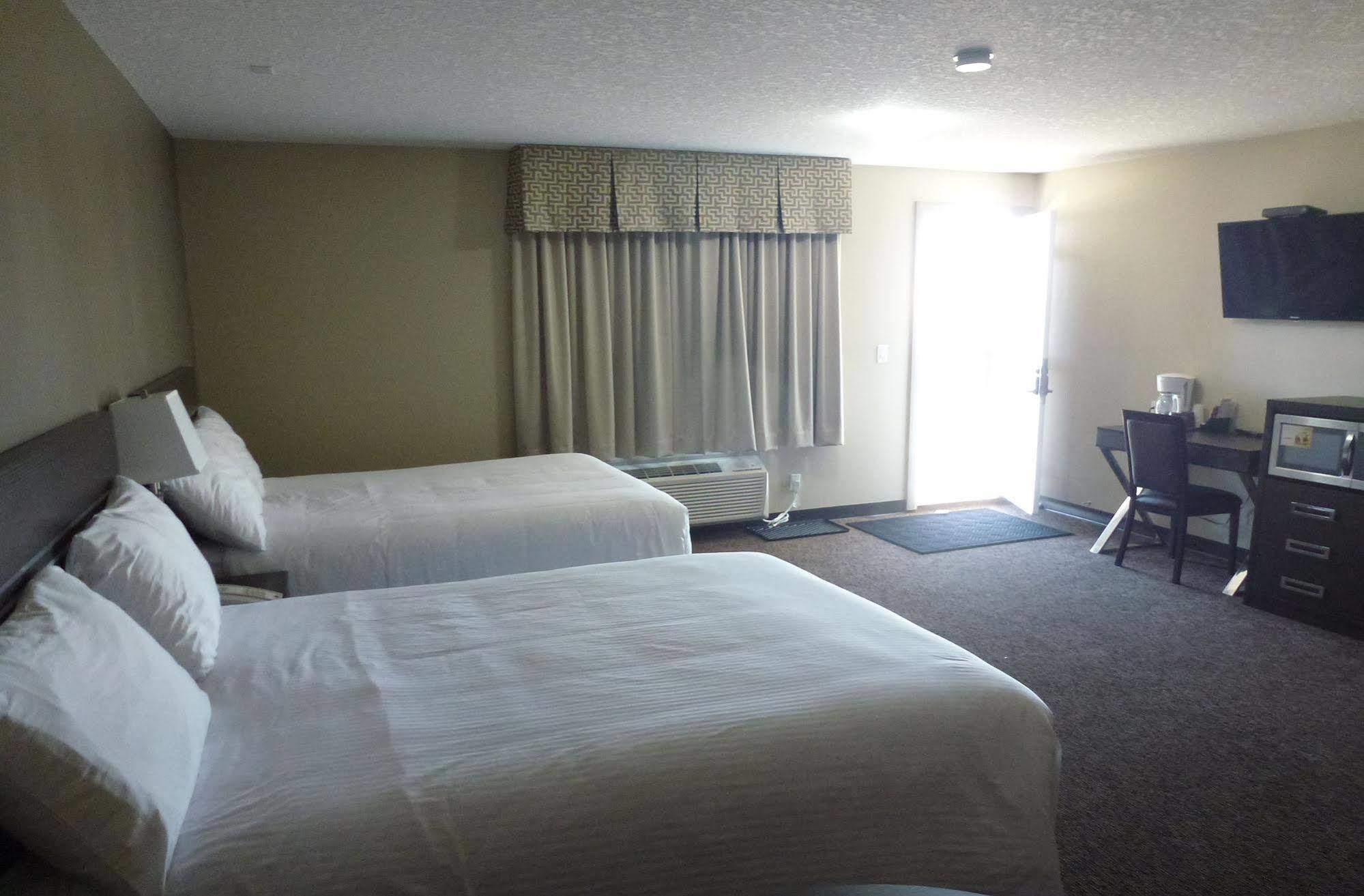 Royal Lodge Edmonton Bagian luar foto